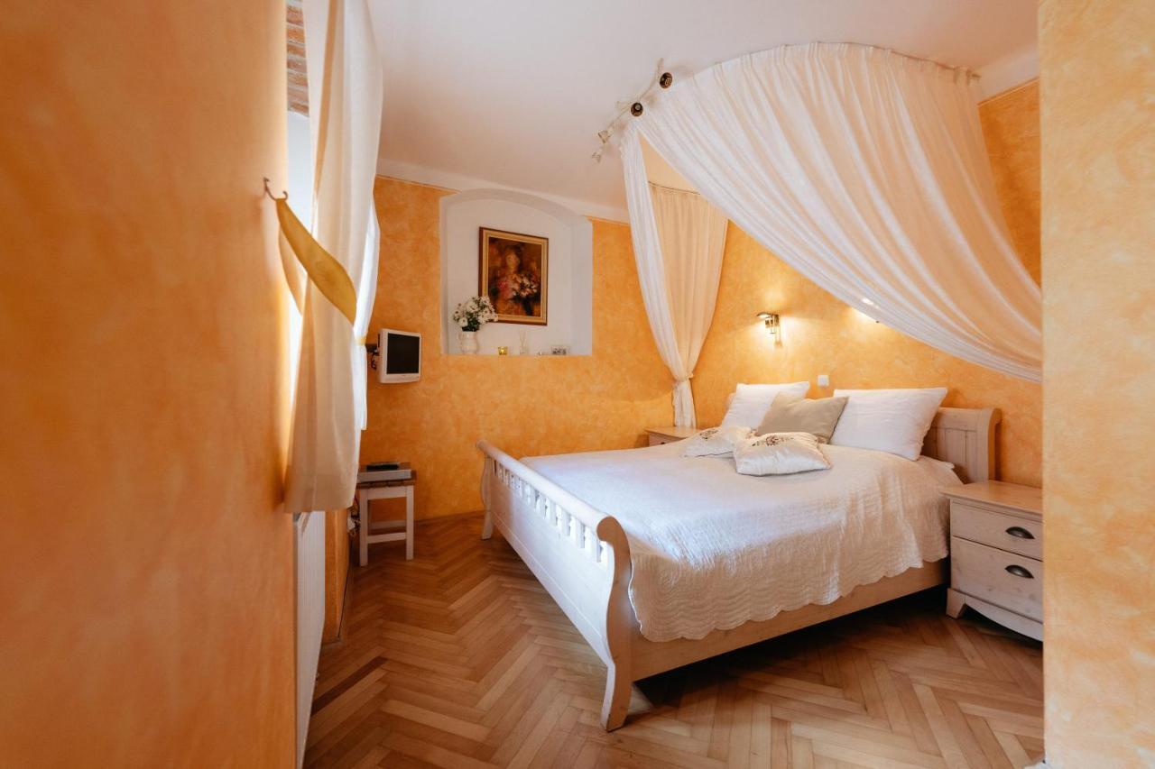 Boutique Hotel Romantick Cesky Krumlov Bagian luar foto