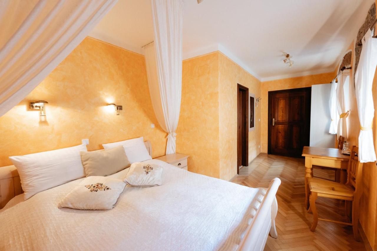 Boutique Hotel Romantick Cesky Krumlov Bagian luar foto