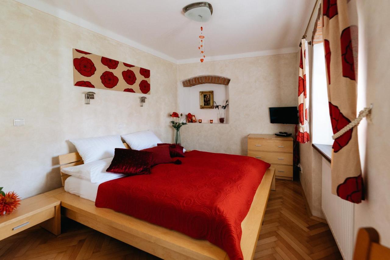 Boutique Hotel Romantick Cesky Krumlov Bagian luar foto